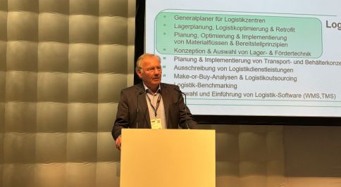 Dr. Christian Jacobi als Vortragender beim Deutschen Materialflusskongress 2026